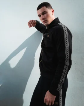 Chaqueta negra «Roman» con cremallera completa y detalle de cinta