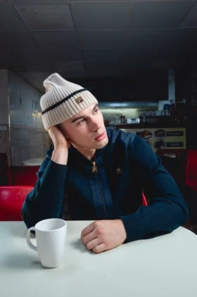 Gorro Ellison de punto acanalado con vuelta