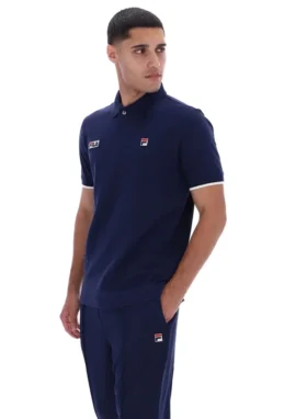 Polo Pablo de Fila en azul marino con tres botones y ribete